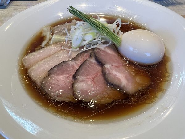 「特製中華そば醤油」@宍道湖しじみ中華蕎麦 琥珀 東京本店の写真