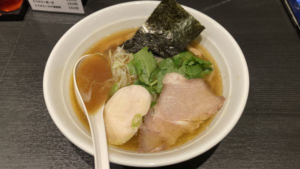 「京鰹節と比内地鶏中華そば」@麺屋武一 初台店の写真