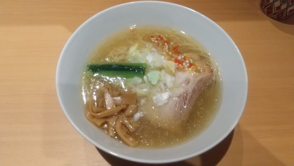 「塩らぁ麺1100円」@らぁ麺 恋泥棒の写真