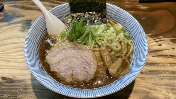 「牛香る醤油そば」@ポークヌードル内藤の写真