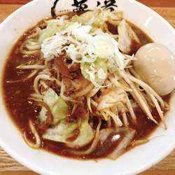 《限定6》黒味噌（900円）、味玉（CP）