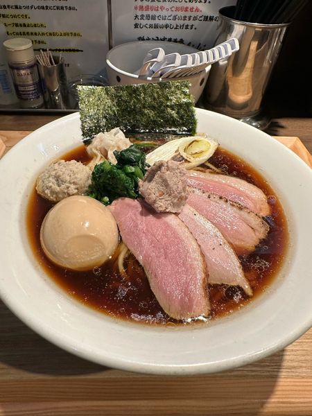 「『特製鴨出汁中華蕎麦（醤油）』　1300円」@鴨出汁中華蕎麦 麺屋yoshikiの写真