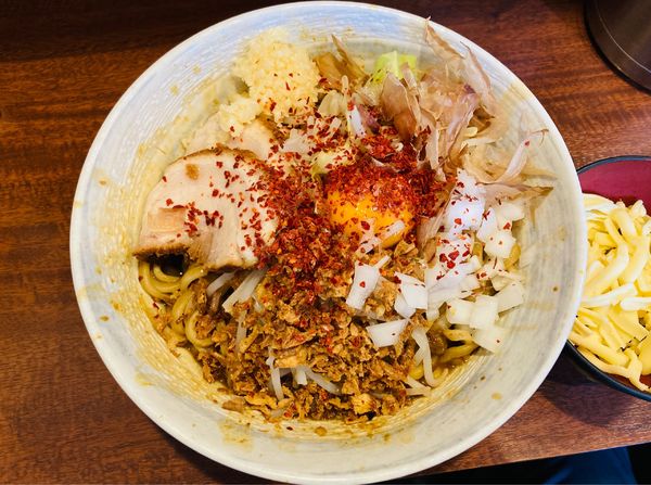 「【限定】カレーラーメン汁なし(ニンニクアブラカラメトウガラシ増し」@麺屋 づかちゃんの写真