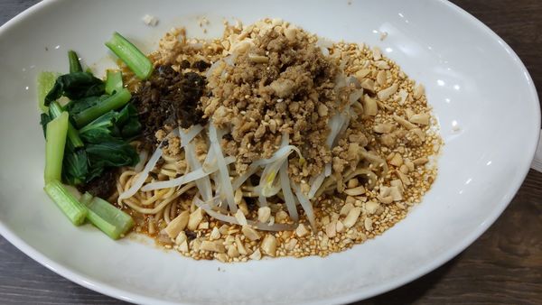「汁無し担々麺」@雲林坊 北千住東口店の写真