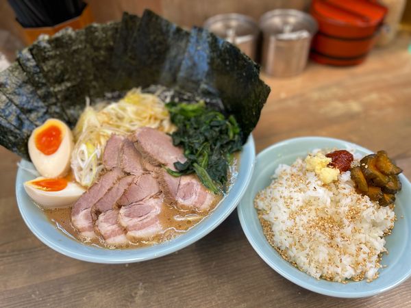 「渡来武らーめん(中)、ネギ、のり」@横浜らーめん 渡来武の写真
