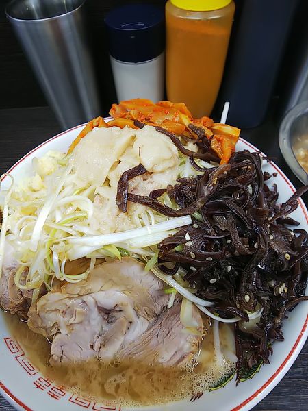 「ラーメン少なめ味ネギ別皿アブラピリ辛メンマ」@ラーメン二郎 川越店の写真