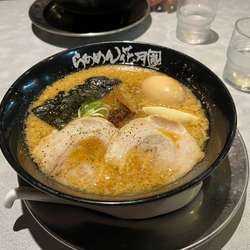 嵐げんこつらあめん 醤油 760円