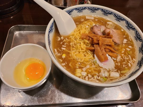 「ラーメン+生卵」@むらもとの写真
