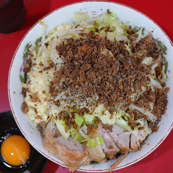 「ラーメン（豚 2枚）850円 + 汁なし変更券 100円（蒜」@ラーメン二郎 札幌店の写真
