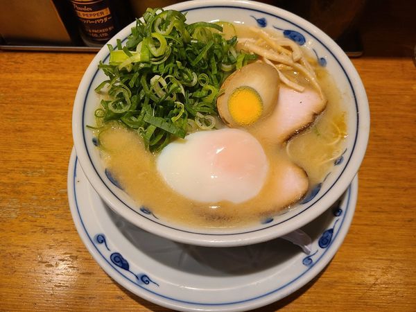 「ねぎ玉ラーメン+替え玉」@らあめん 渋英の写真