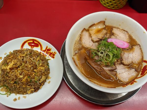 「特そば半ちゃん」@丸高中華そば 神戸二宮店の写真