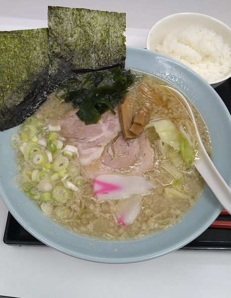 「ラーメン+ライス」@ラーメンショップ 北川辺店の写真