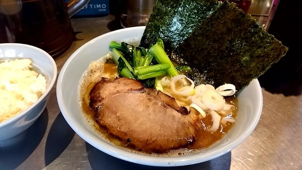「ラーメン（７５０円）」@とんこつラーメン 藤参の写真