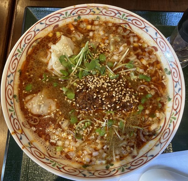 「ワンタン入り担担麺　1200円」@東方美人の写真