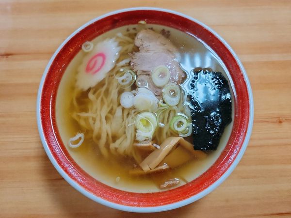 「新しい(New)らーめん［天然塩と薄色醤油のスープ］」@行世軒の写真