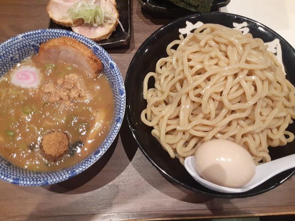 「特製つけ麺大盛.チャーシュー、海苔(総計1580円)」@六厘舎TOKYO ソラマチ店の写真