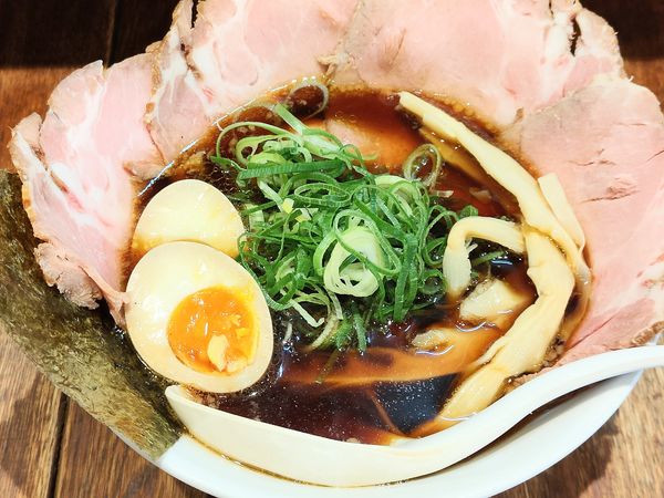 「特製濃口熟成醤油ラーメン原点」@近江熟成醤油 十二分屋 早稲田店の写真