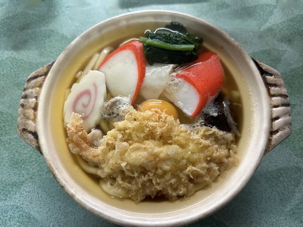 「鍋焼きうどん680円」@食堂 二葉の写真