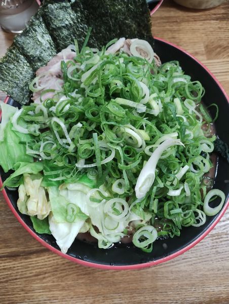 「全部のせラーメン(味、硬さ、脂ふつう)(まかない丼)」@麺家 紫極の写真