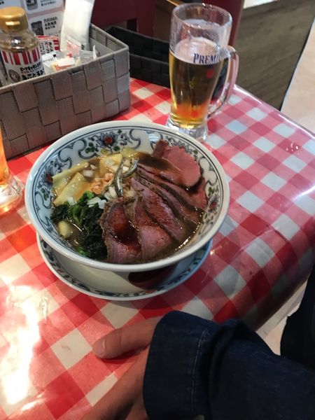 「すごい肉いれすぎビーフ煮干しラーメン」@ビーフキッチンスタンド 新橋店の写真