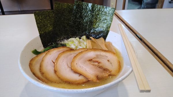 「チャーシュー塩豚骨ラーメン味玉トッピング」@ゴル麺 横浜本店の写真