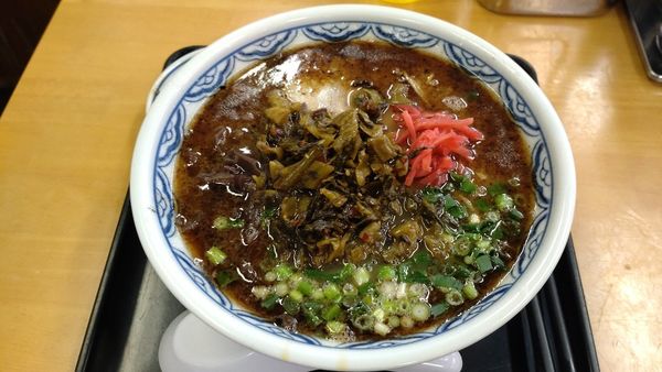 「黒らーめん＋辛子高菜＋替玉」@由丸製麺所の写真