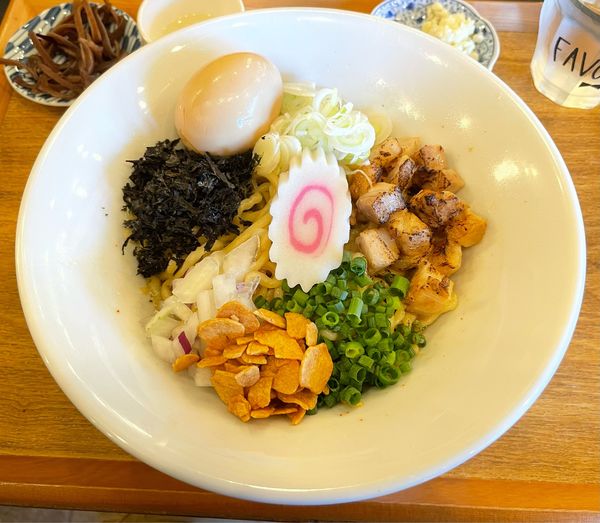 「味玉にんにく油そば+半ごはん  ￥950+￥100」@麺's キッチン RIRIの写真
