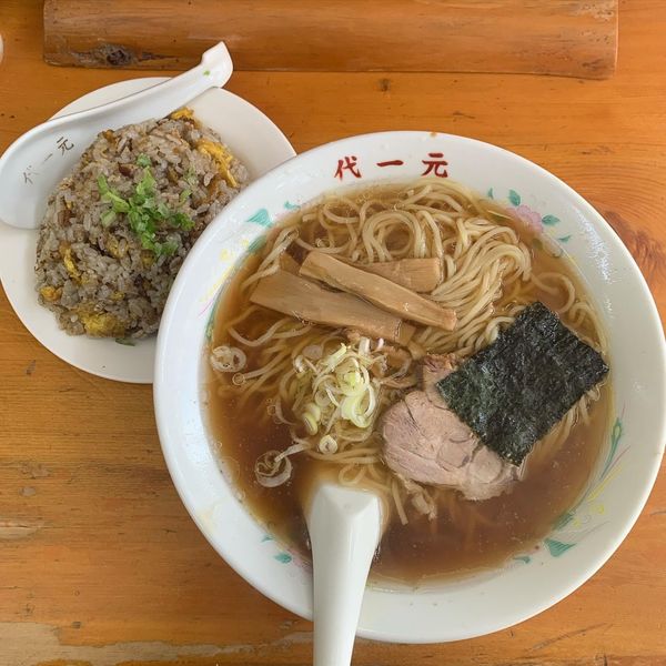 「半チャーハンラーメン（中華そば 半チャーハン）」@中華料理 代一元 中野店の写真