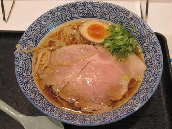 「芳醇醤油中華そば（870円）」@鶏だし 中華そば 百蔵の写真