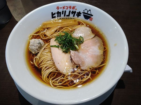 「鶏醤油ラーメン」@ラーメンラボ。ヒカリノサキの写真