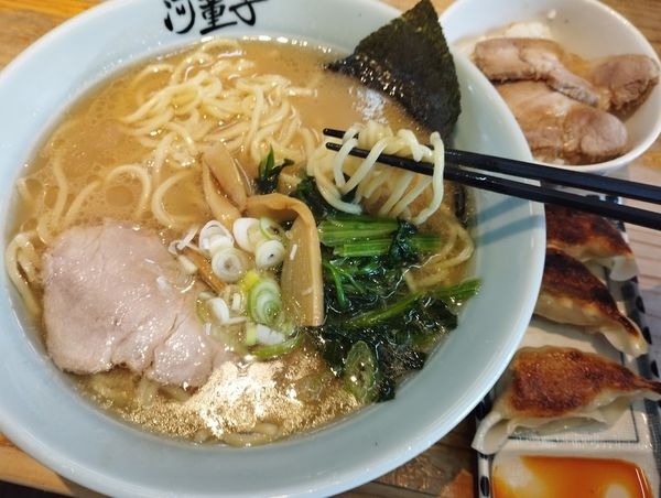 「醤油ラーメン(800)＋ランチセットA(200)」@ラーメンハウス 河童子 下平間の写真