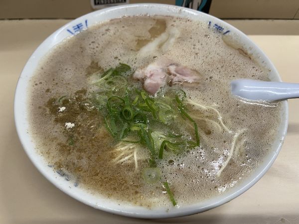 「ワンタンメン（ｶﾀﾒ）」@八ちゃんラーメン 薬院本店の写真