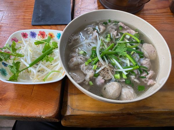 「フォーボー（牛肉のフォー）+オプション牛すじ団子入り800+10」@タンハーの写真