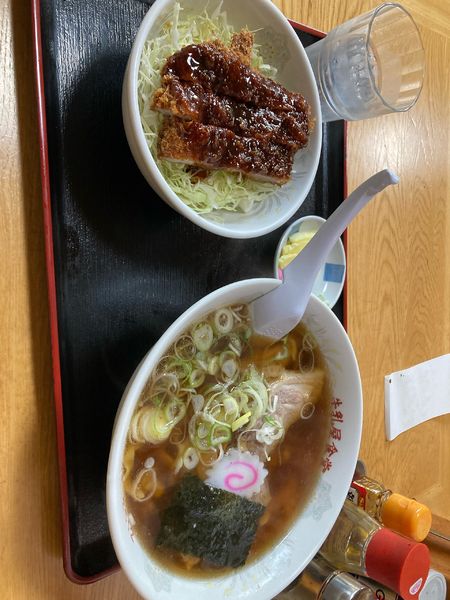 「Bセット太麺変更　餃子」@牛乳屋食堂の写真