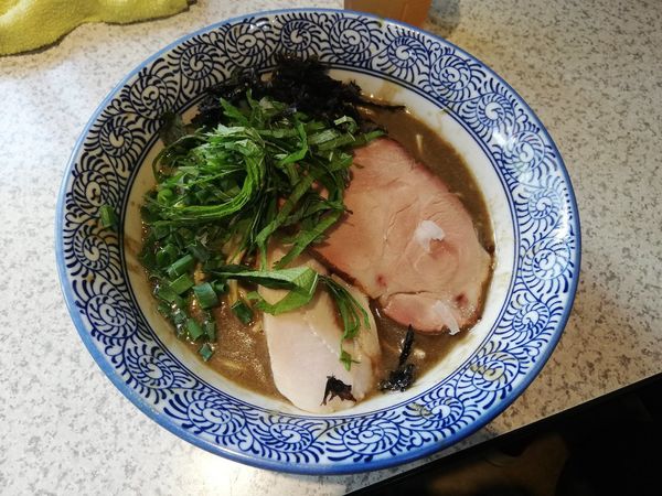 「濃厚煮干しラーメン」@破壊的イノベーションの写真