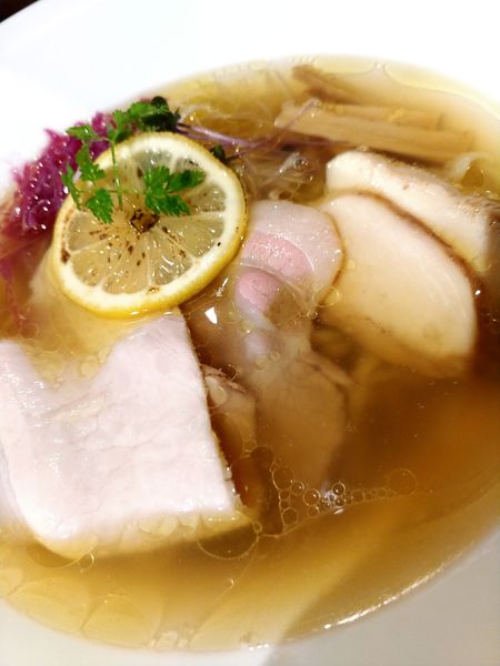 「“淡麗” 塩らー麺」@らー麺 れとろやの写真