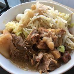 ラーメン(200g)+うずら卵