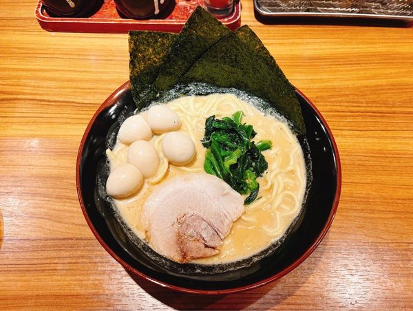 「ラーメン うずら増し」@横浜家系ラーメン 壱角家 流山店の写真