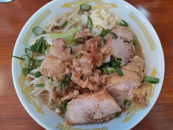 「ラーメン中＋豚増し」@それいけ！たかちゃんラーメンの写真