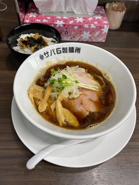 「サバ醤油ラーメン＋サバ飯」@サバ6製麺所 中目黒店の写真
