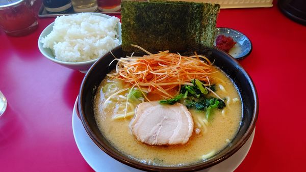 「豚骨ラーメンみそ＋辛ネギ&辛玉1000円」@葵一家の写真