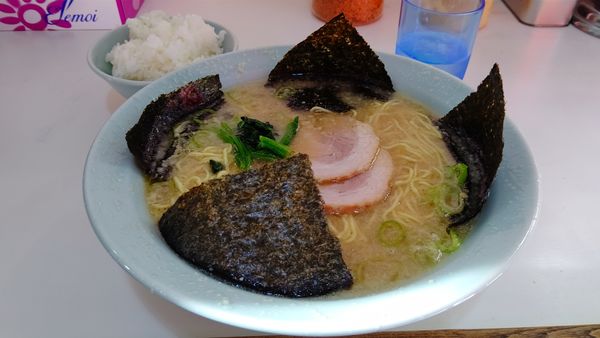 「ラーメン７００円＋半ライス１５０円」@ラーメンショップ 宮沢湖店の写真