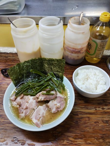 「ラーメン+のり+チャーシュー+茎わかめ　1300」@まこと家の写真