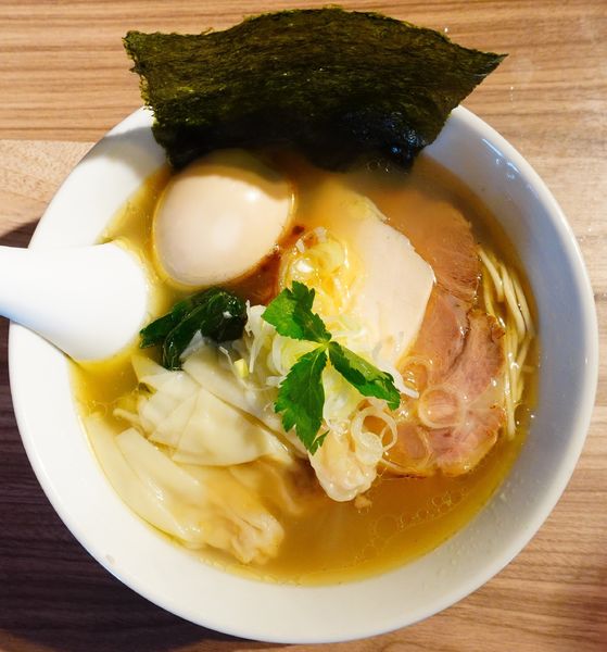 「塩そば＋わんたん（4ヶ）＋半熟卵」@麺や 豊の写真