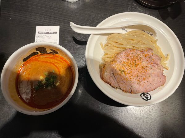「赤つけ麺」@麺屋武蔵 武骨相傳の写真