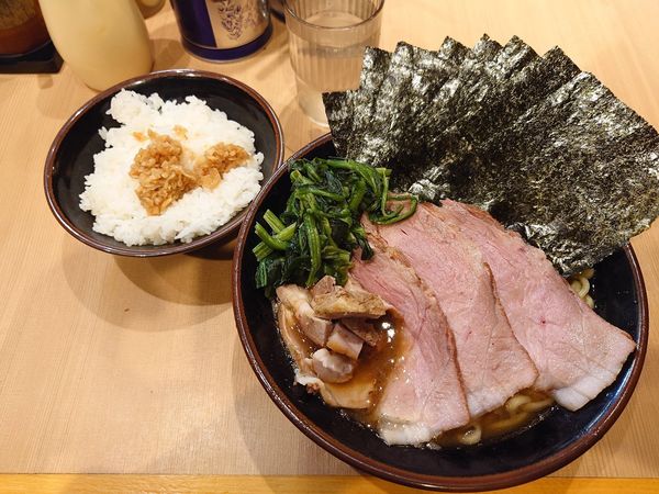 「チャーシューメン中 高級のり ライス」@輝道家直系 皇綱家の写真