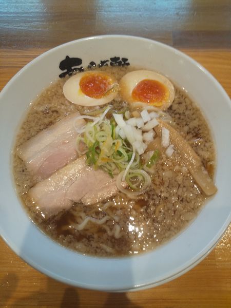 「ニボチャッチャ!!ラーメン（味玉付き）」@ニボチャチャ！！ラーメン あらき軒の写真
