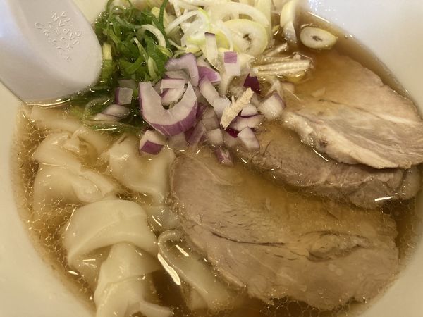 「しじみ雲呑らーめん」@麺屋恵生の写真