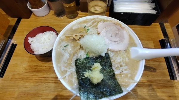 「味噌ラーメン大盛りゴテゴテサービスライス」@ラーメン すけがわの写真