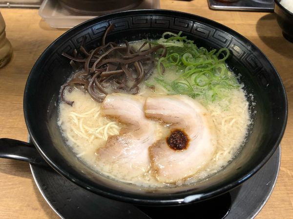 「中洲屋台とんこつラーメン」@元祖博多 中州屋台ラーメン 一竜 池袋東口駅前店の写真